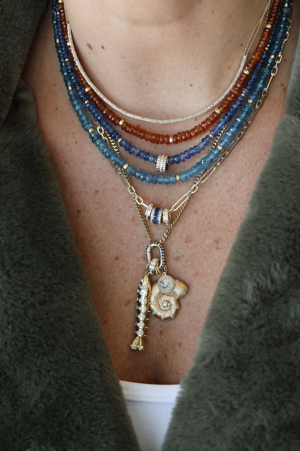 14K Gold Diamond Edge Blue Sapphire Baguette Spacer