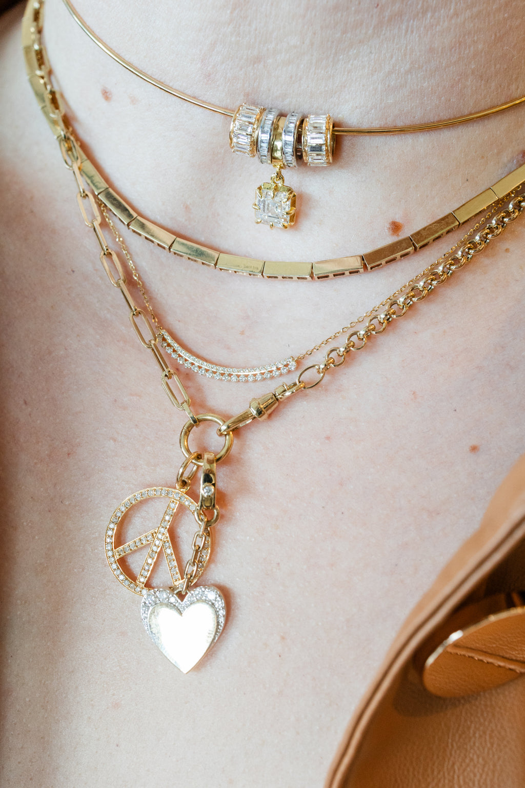 14K Gold Curved Dotted Diamond Bar Necklace